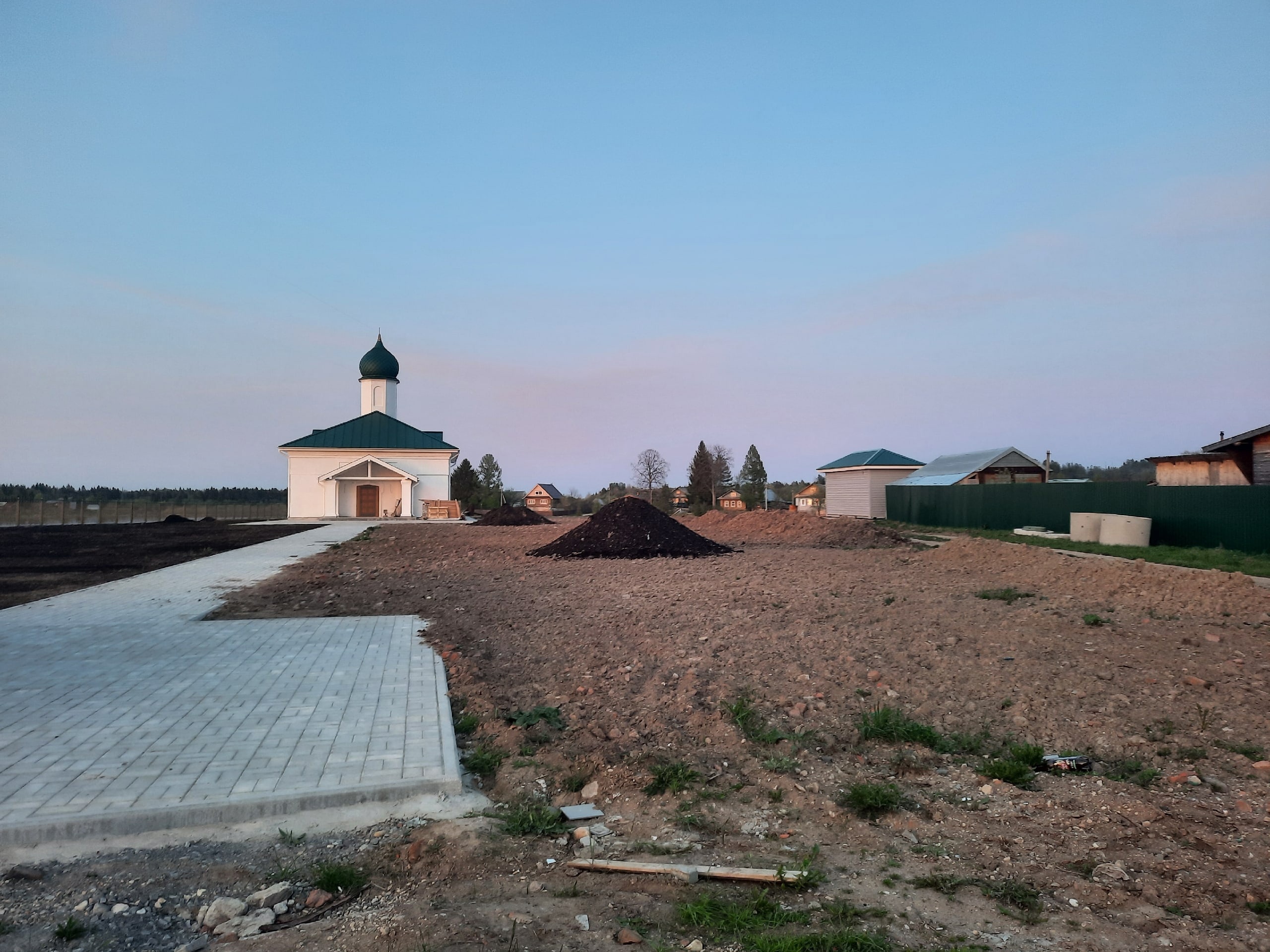 Благоустройство парка на берегу.